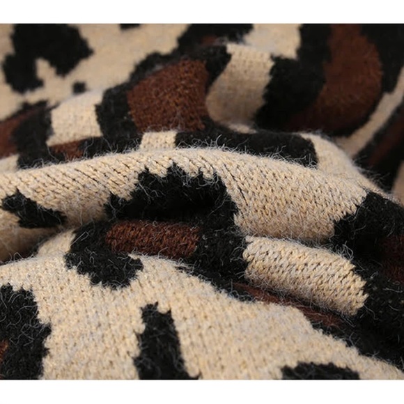 Goodnight Macaroon Aditi Leopard Cardigan - Picture 3 of 11